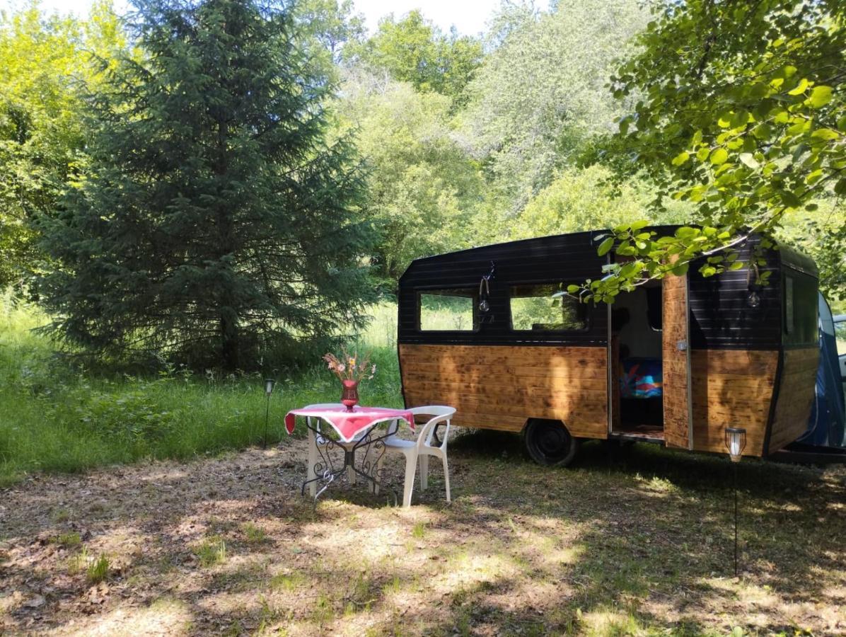 La Caravane Nature Saint-Julien-le-Petit Exterior photo